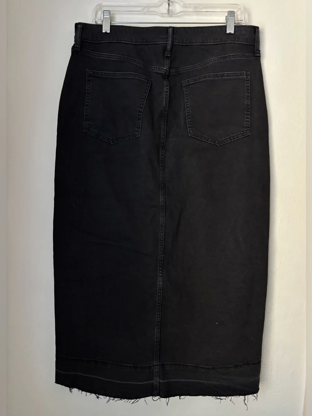 GAP Denim Straight Midi Skirt in Black Wash Size 31/12 Frayed Hem Front Slit